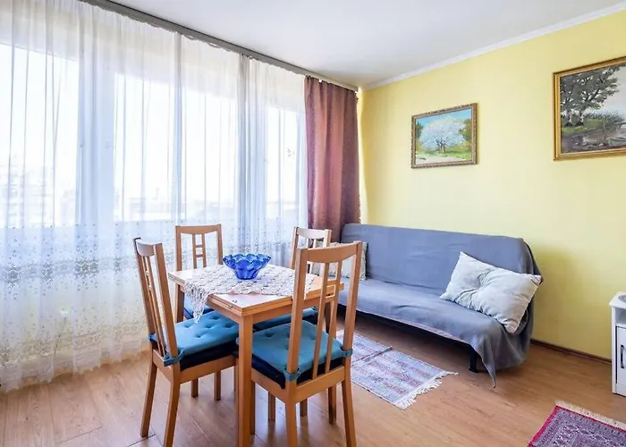 Convenient City Stay
