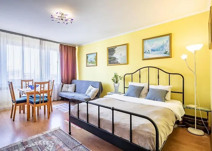 Convenient City Stay