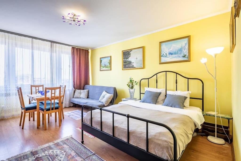 Convenient Apartman *